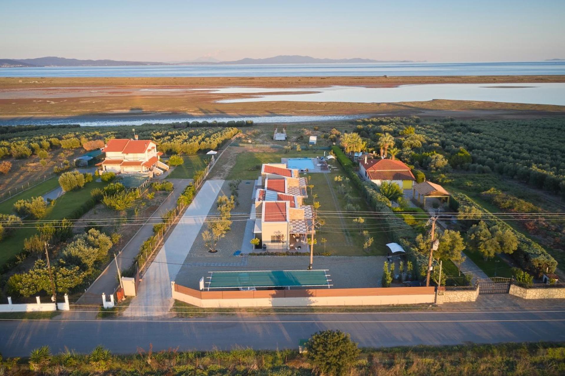 Flamingo View Suites & Villas Nea Poteidaia Exterior foto
