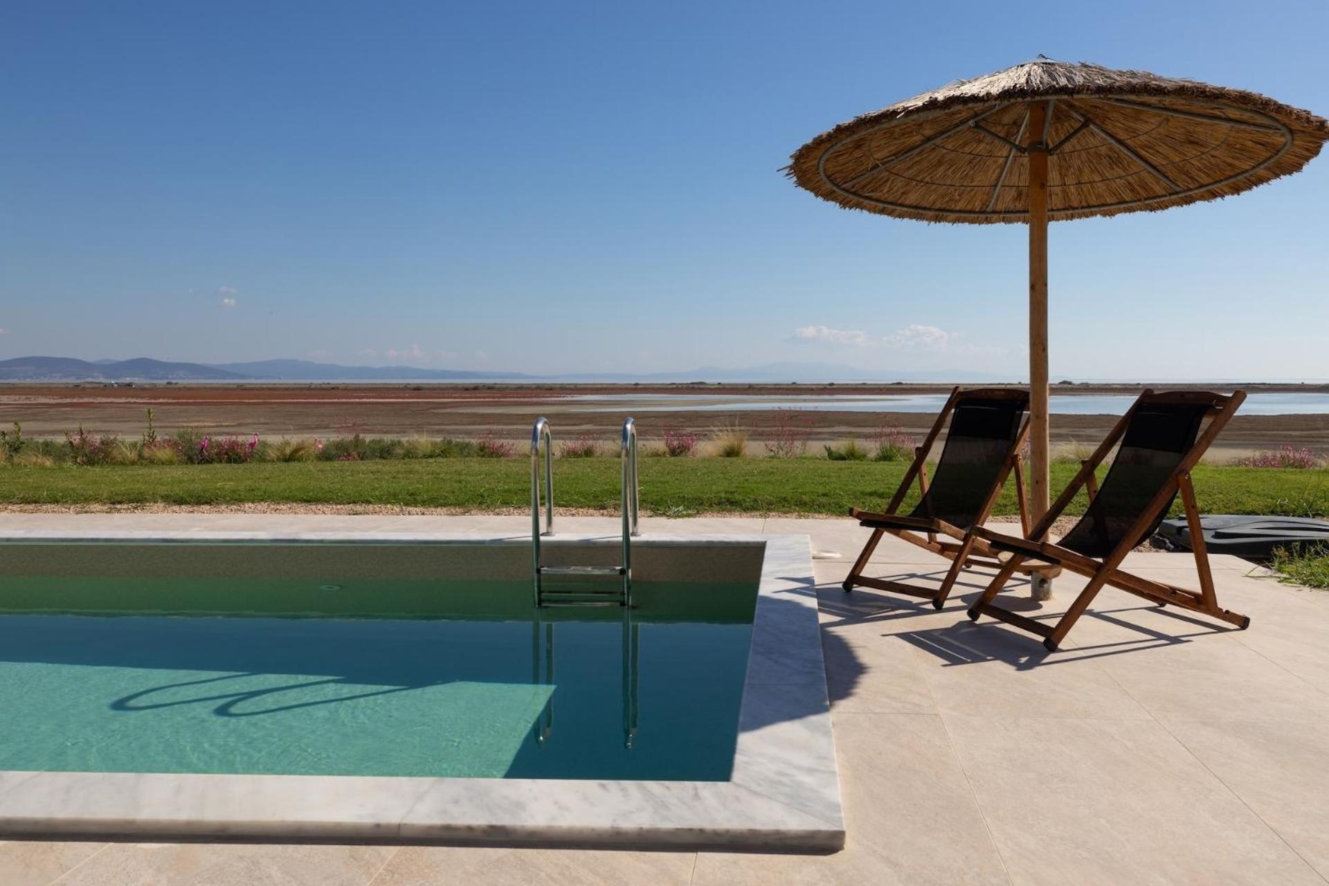 Flamingo View Suites & Villas Nea Poteidaia Exterior foto