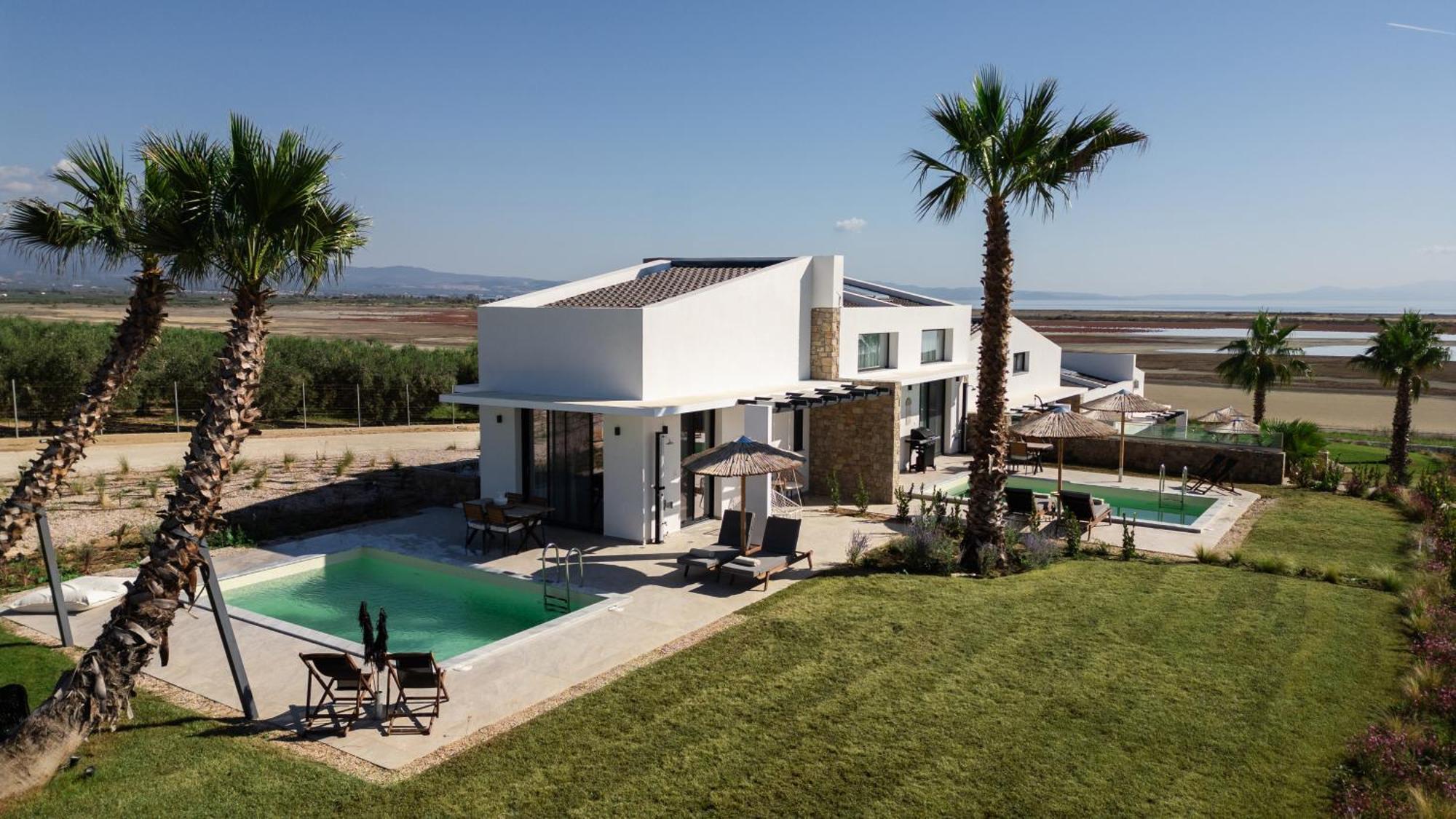 Flamingo View Suites & Villas Nea Poteidaia Exterior foto